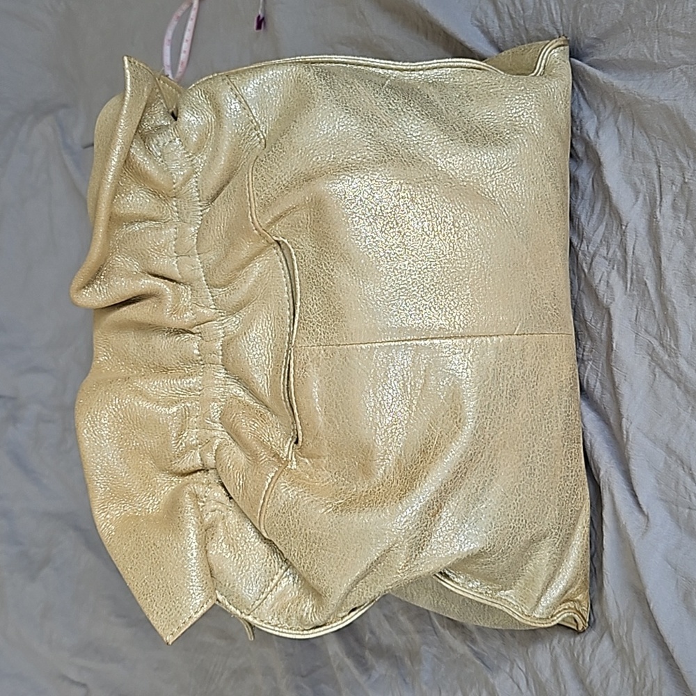 HOBO International Caliber in pearled silver metallic leather - Picture 5 of 16